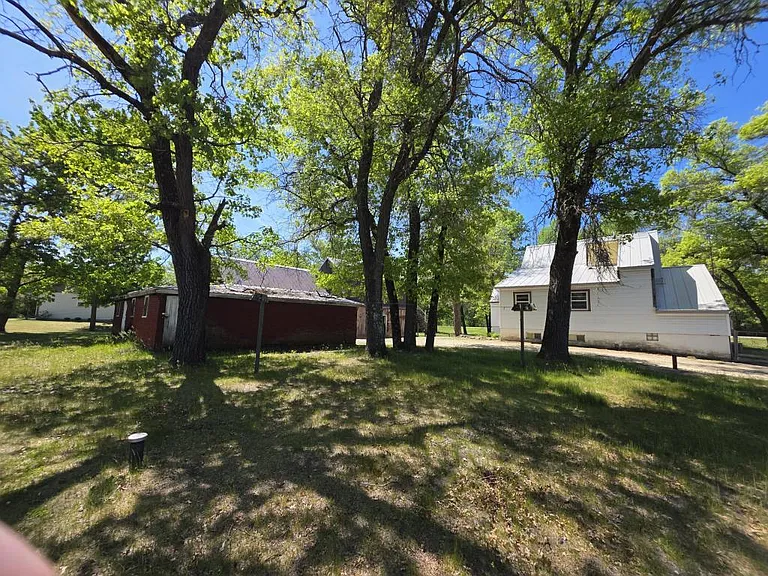 11934 Goodview Ave — Photo 2