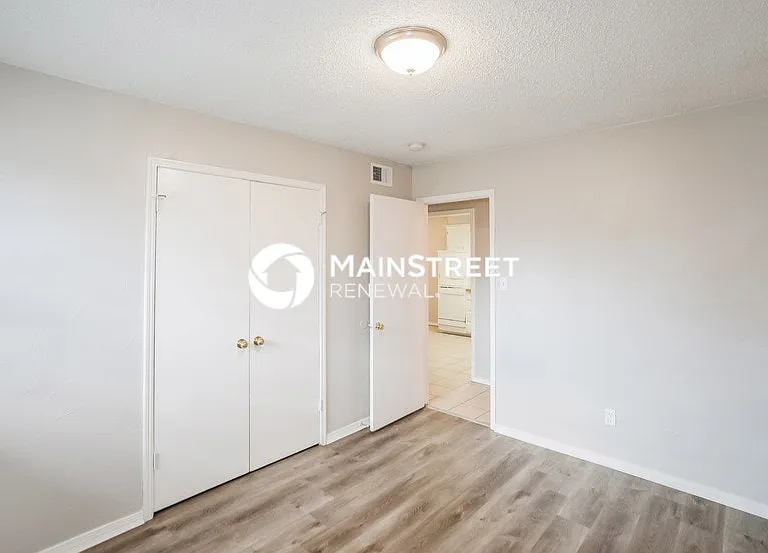 808 Lotus Ave — Photo 5
