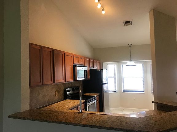 4th image of 7843 Sugar Bend Dr