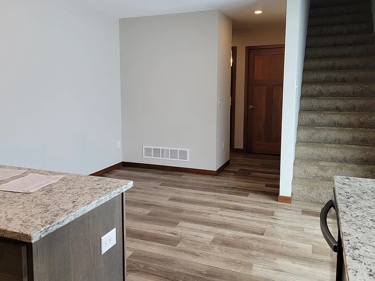 420 Sierra Pl — Photo 7