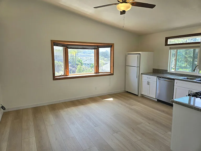 635 Fresca St — Photo 4