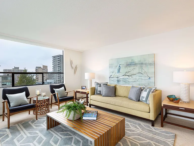 2020 Bellevue Ave — Photo 16