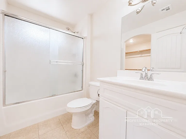 10219 E 34th Ln — Photo 15