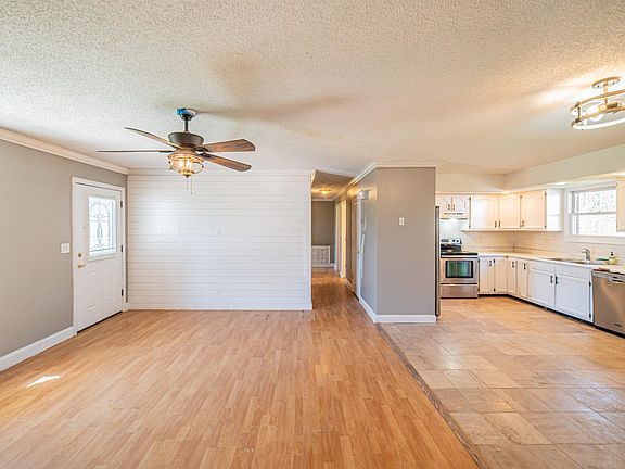 5th image of 192 Circle Dr