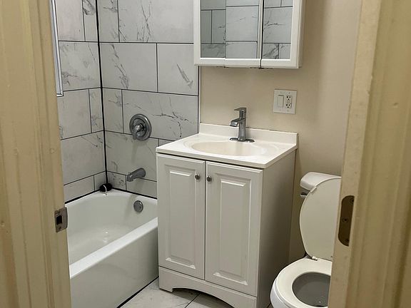 4th image of 227 E 78th St #1
