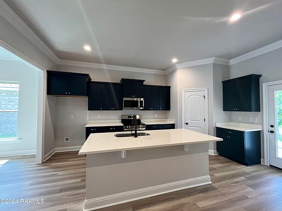 3rd image of 205 Park Haven Dr