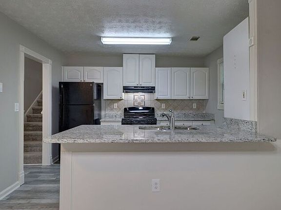 5th image of 5688 Saint Thomas Dr