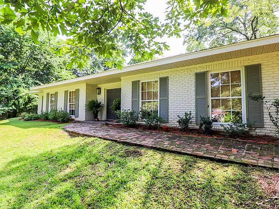 3rd image of 2598 Harris Dr