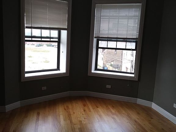 2nd image of 4801 S Calumet Ave #3-D