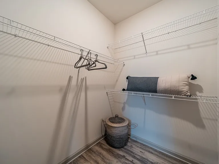 HighlandRidge_2021_Closet_02