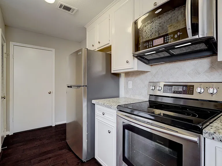 San Felipe Square Townhomes — Photo 20
