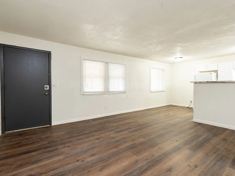 750 W Dayton Ave #204 — Photo 3