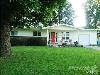 690 Redwing Dr photo 1