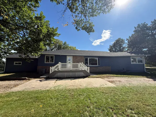 441 Williams St, Scotland, SD 57059