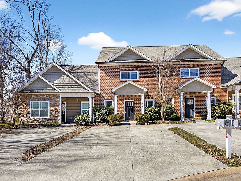 1st image of 1703 New Castle Dr NE