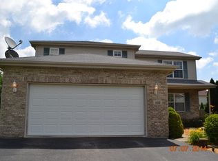 609 Coneflower Dr, Romeoville, IL 60446