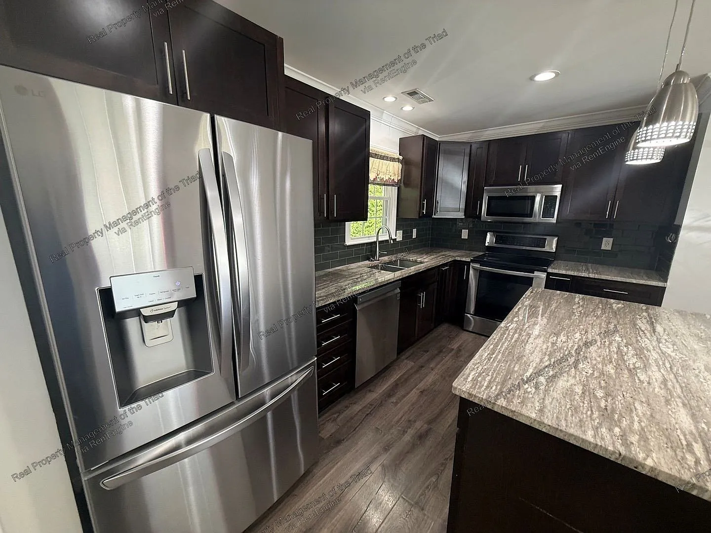 3 bed, 2.5 bath, 1250 sqft, $1,750 — Photo 4