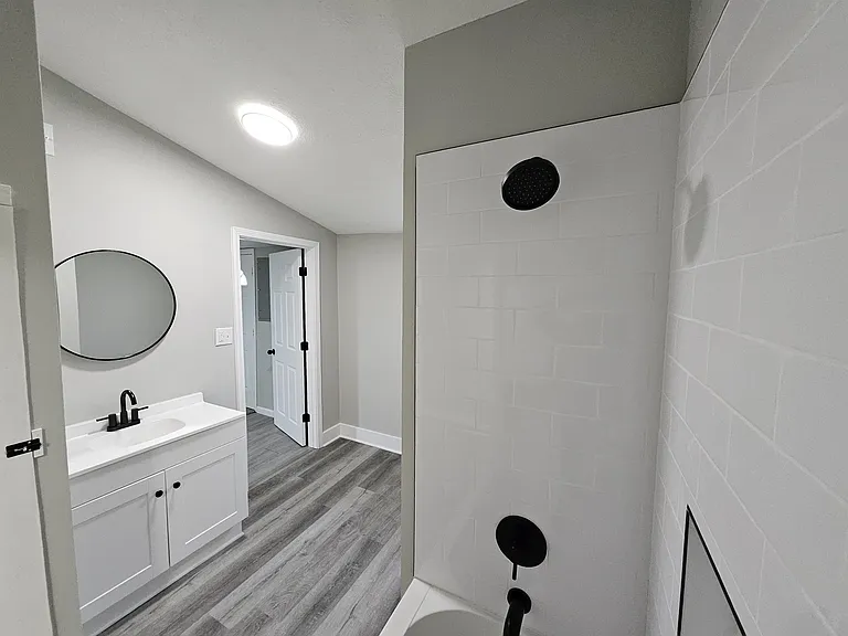 5221 Melrose Ave — Photo 17