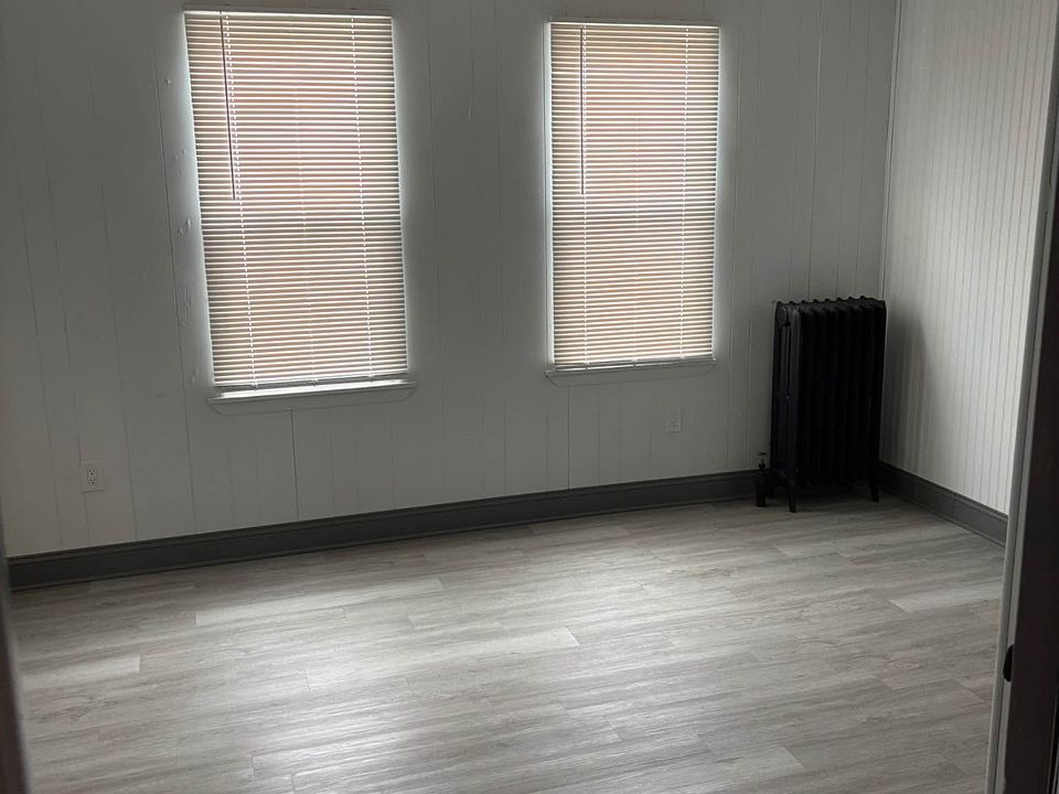 2nd image of 1413 Cedar Ave