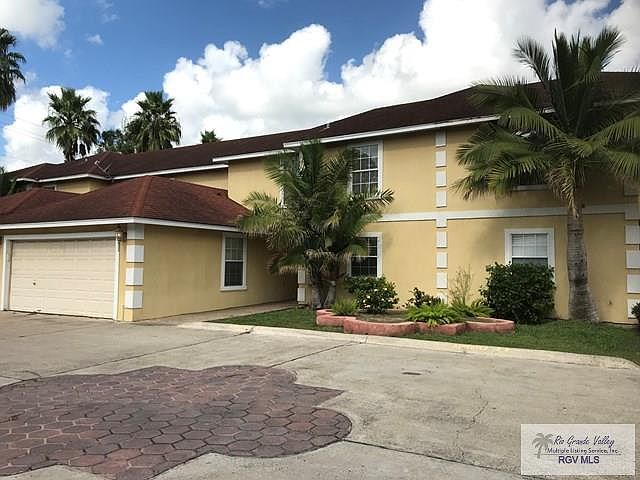 2nd image of 150 Country Club Rd APT 2B