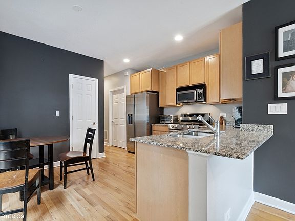 5th image of 1449 N Campbell Ave #1N
