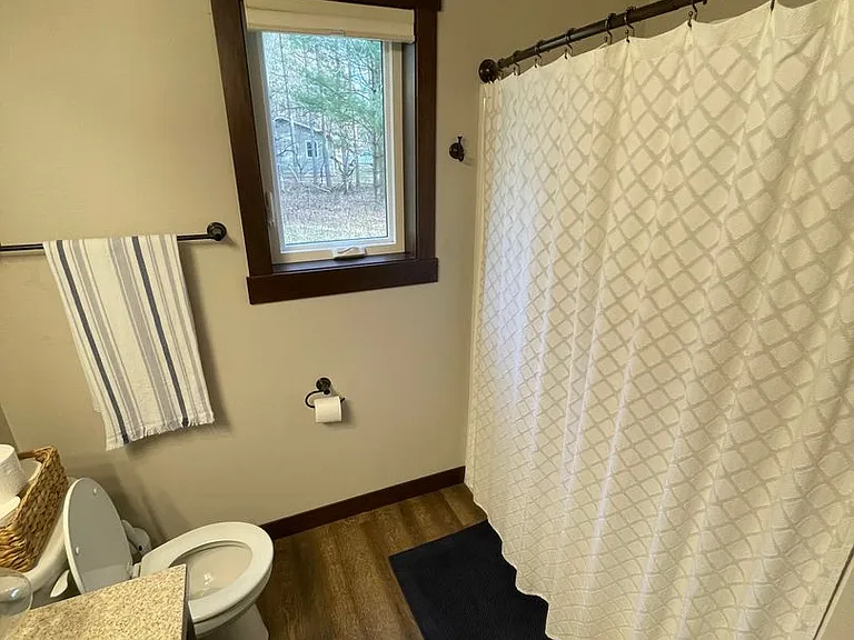 122-124 Hickory Ln — Photo 11