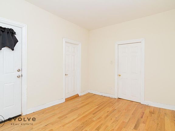 5th image of 719 W Barry Ave #723A1
