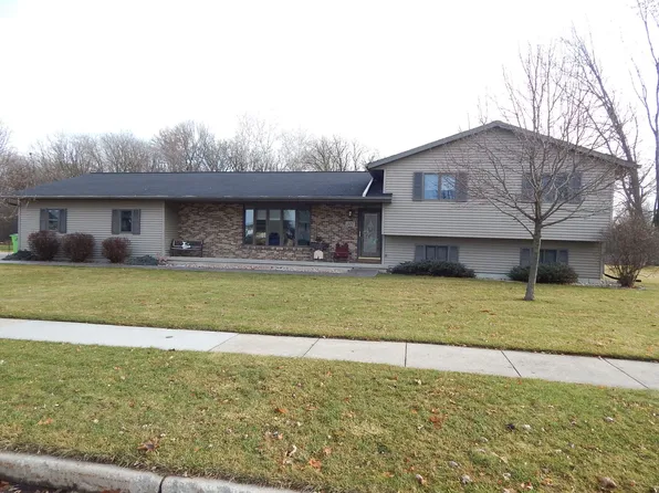 301 N Harris Ave, Waupun, WI 53963