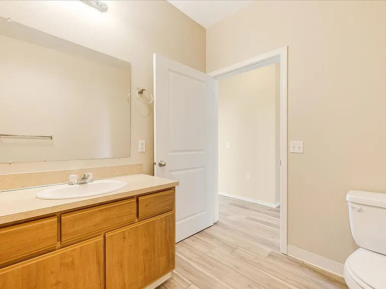 Hawk's Point Apartments — Photo 56