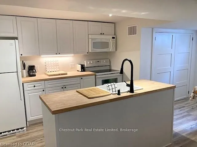 11 Auburn St — Photo 10