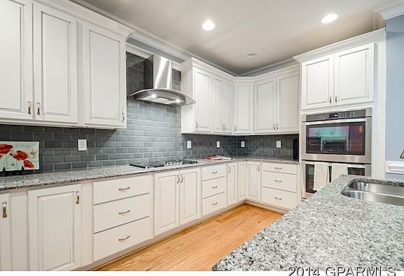 2nd image of 904 Wickham Dr
