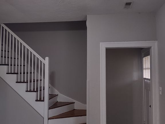 2nd image of 10209 Warwick Blvd