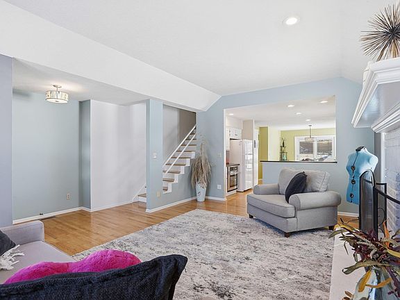 5th image of 4215 Wimbledon Dr