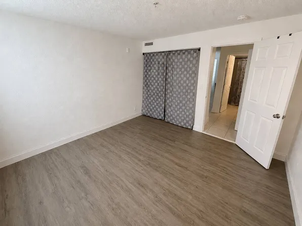 4251 NW 5th St, Fort Lauderdale, FL