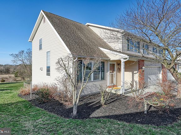 2nd image of 84 Cottonwood Ct
