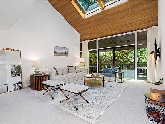 5th image of 2422 Sahalee Drive W