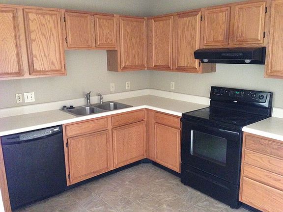 3rd image of 6 Atherton Ct