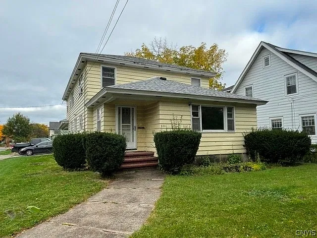 3 bed, 2.0 bath, 1200 sqft, $2,000 — Photo 2