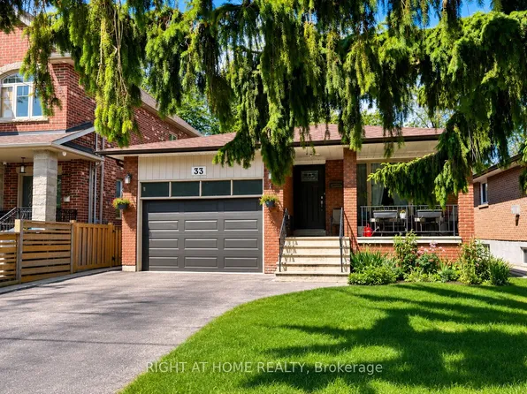 33 Benson Ave, Mississauga, ON L5H 2P3