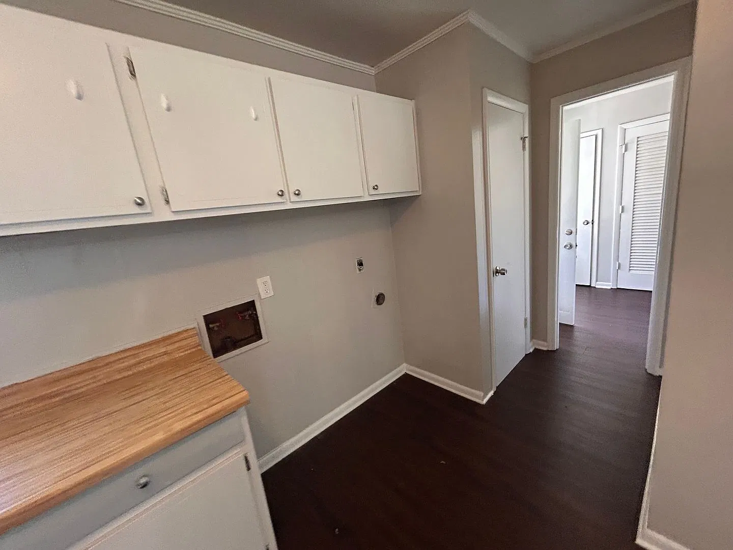Now Available 3bed 2bath Brick Home With Extra Room — Photo 3