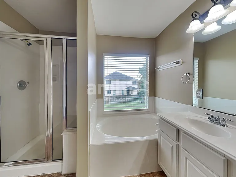 1927 Makenna Ln — Photo 14