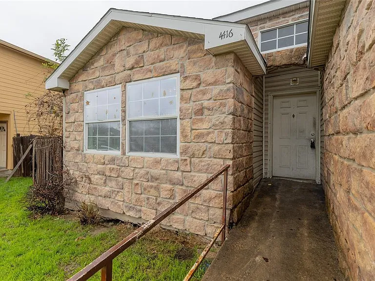 4416 Magin Meadow Dr — Photo 3