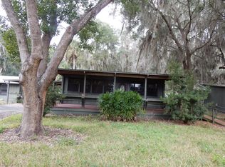 982 Cr 439b, Lake Panasoffkee, FL 33538
