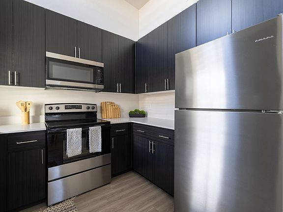 2nd image of 640 N 32nd St #130
