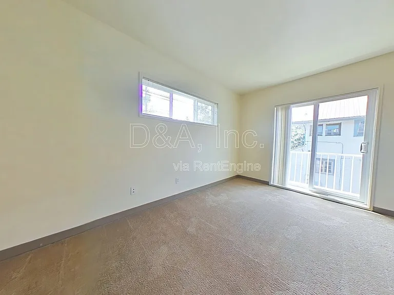 321 NW 12th St #B — Photo 10