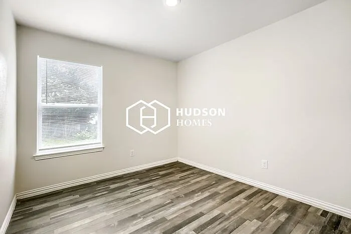 1614 Bryan Ave #B — Photo 10