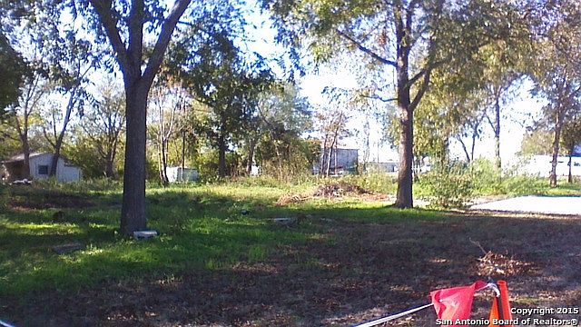 2nd image of 227 W San Antonio St