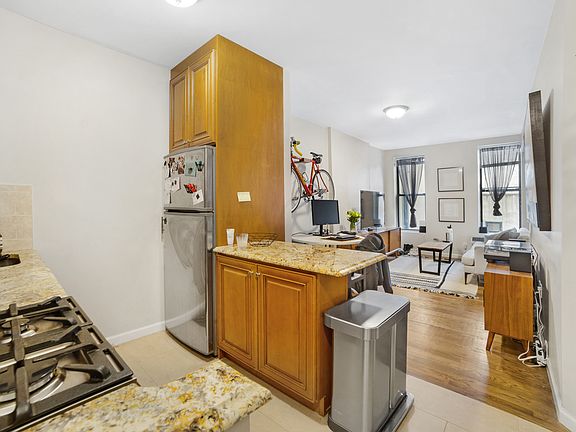 5th image of 162 Smith St #3A