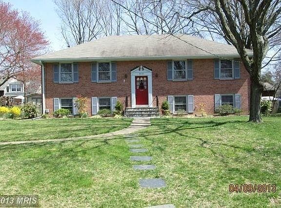 4th image of 8421 Crown Pl