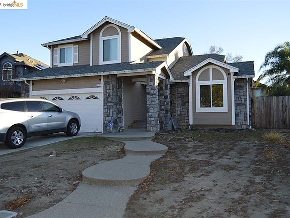 2nd image of 816 Falcon Ct